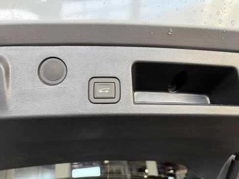 New 2026 Chevrolet Equinox LT w/ Convenience Package II image 6