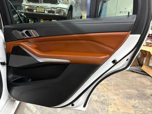 Used 2021 BMW X7 M50i AWD/4WD image 30