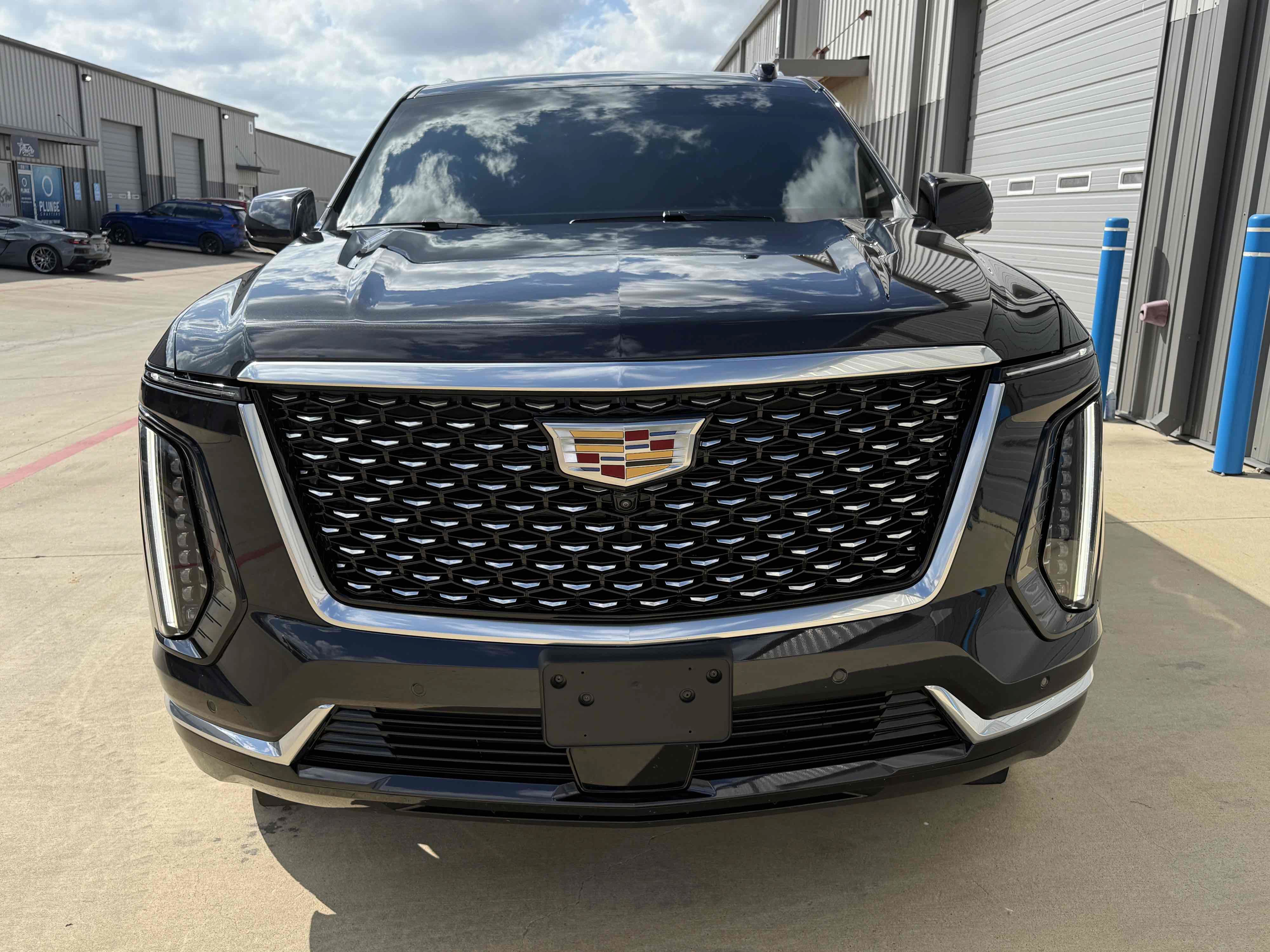 Used 2025 Cadillac Escalade Premium Luxury AWD/4WD image 24