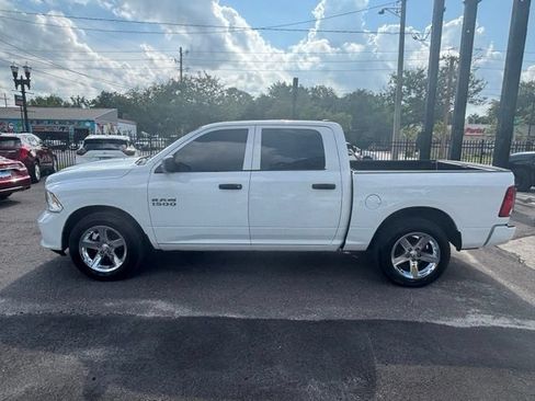 Used 2017 RAM 1500 Express RWD image 2