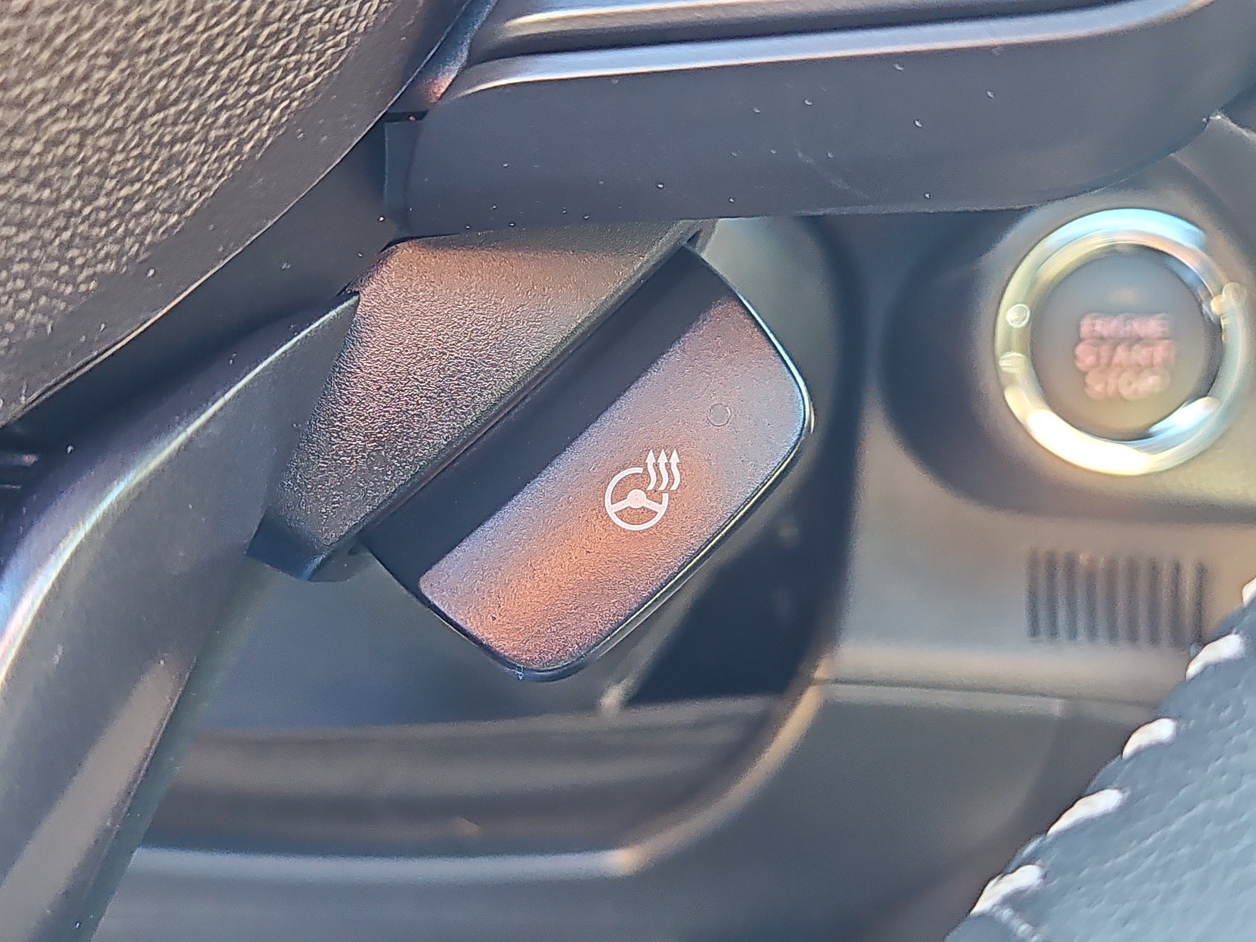 Used 2025 Subaru Forester Limited AWD/4WD image 13