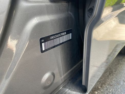 Used 2025 Kia Soul LX w/ LX Technology Package image 27