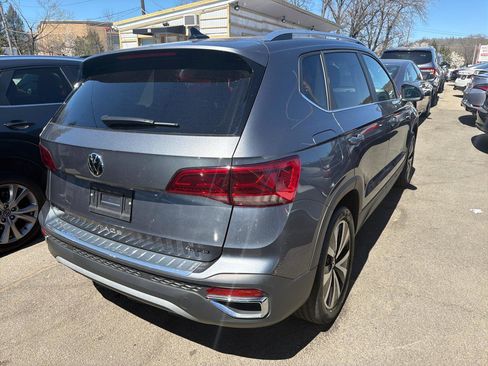 Used 2023 Volkswagen Taos SE w/ Panoramic Sunroof Package AWD/4WD image 6