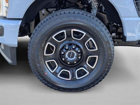New 2026 Ford F250 Platinum image 9