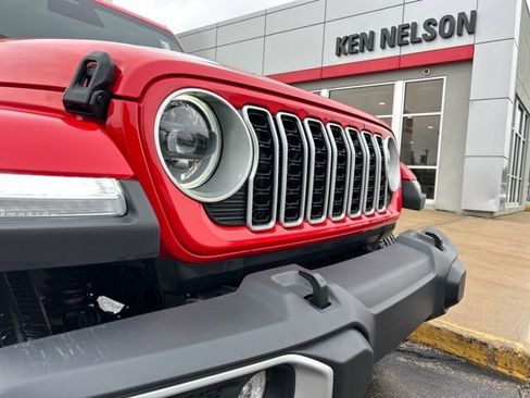 Used 2025 Jeep Wrangler Unlimited Sahara w/ Safety Group image 3