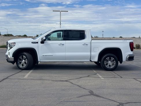 Certified 2026 GMC Sierra 1500 SLT AWD/4WD image 4