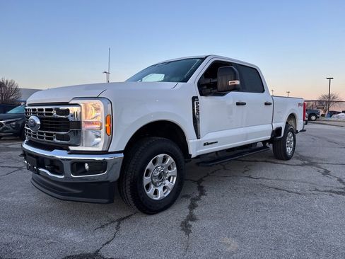 Used 2024 Ford F250 XLT w/ FX4 Off-Road Package image 2