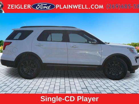 Used 2018 Ford Explorer XLT w/ Equipment Group 202A AWD/4WD image 6
