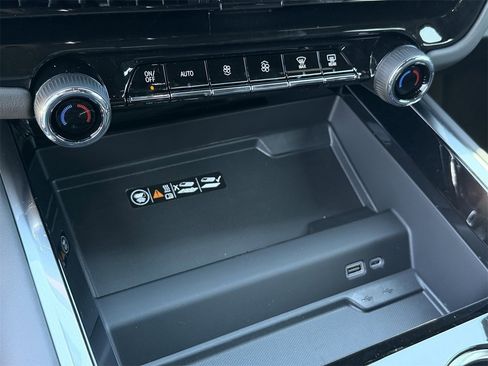 New 2026 Chevrolet Tahoe Premier image 17