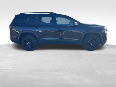 Used 2023 GMC Acadia SLE w/ Driver Convenience Package image 4