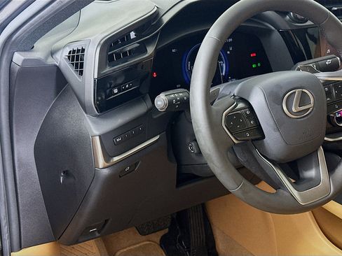 Used 2023 Lexus RZ 450e Premium w/ Technology Package AWD/4WD image 17