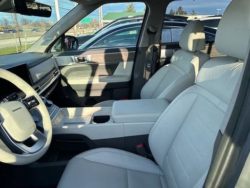 Used 2024 Hyundai Santa Fe Limited image 24