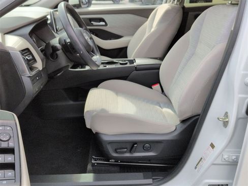 Used 2023 Nissan Rogue SV image 14