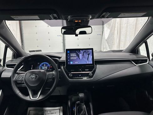 Used 2025 Toyota Corolla SE w/ SE Premium Package image 42