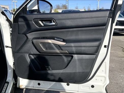 Certified 2024 Nissan Pathfinder Platinum w/ Cargo Package image 28