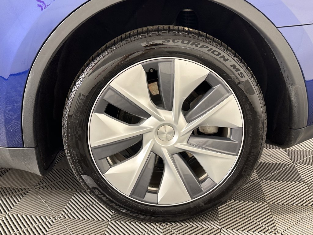 Used 2023 Tesla Model Y Long Range AWD/4WD image 14