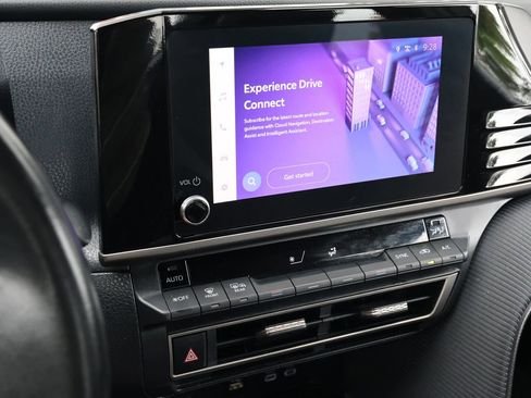 Used 2025 Toyota Camry SE FWD image 20