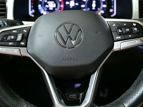 Used 2022 Volkswagen Atlas SEL Premium image 40