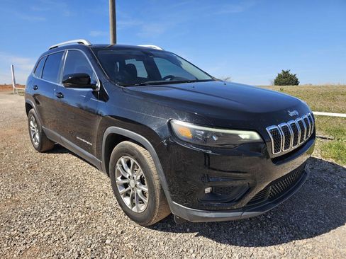 Used 2019 Jeep Cherokee Latitude Plus image 4