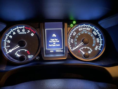 Used 2017 Toyota Tacoma TRD Off-Road image 13