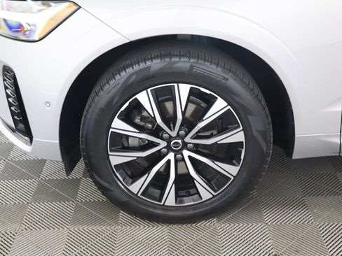 Used 2024 Volvo XC60 B5 Plus image 49