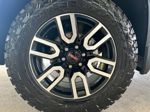 Used 2022 GMC Sierra 1500 AT4 w/ AT4 Preferred Package AWD/4WD image 30
