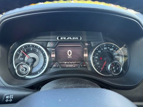 Used 2021 RAM 1500 Big Horn AWD/4WD image 16