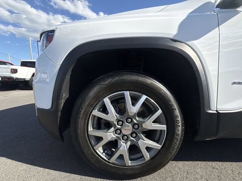 Used 2023 GMC Acadia SLT FWD image 10