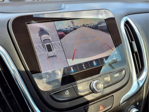 Used 2020 Chevrolet Equinox Premier FWD image 18