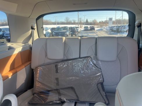 New 2025 Volkswagen ID. Buzz Pro S Plus image 18