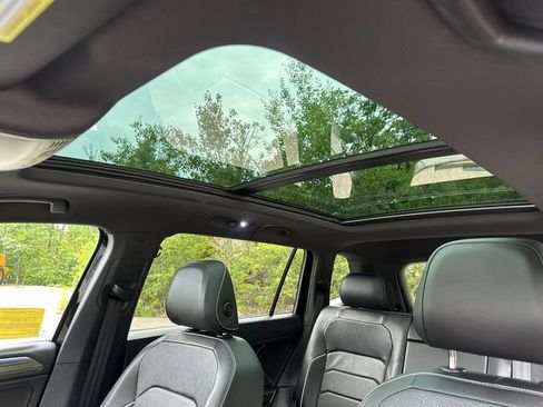 Used 2023 Volkswagen Tiguan SEL R-Line AWD/4WD image 44
