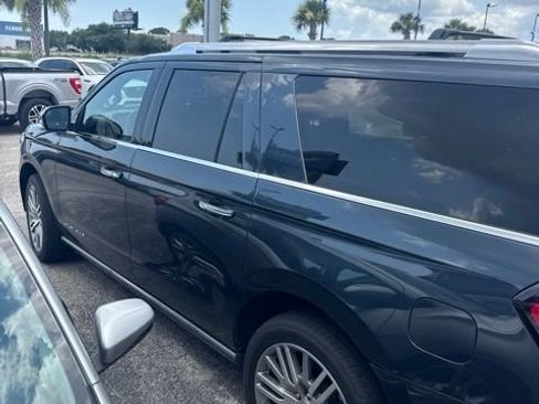 Used 2023 Ford Expedition Max Platinum AWD/4WD image 6