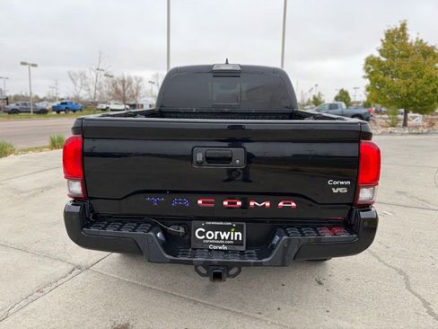 Used 2019 Toyota Tacoma TRD Sport w/ TRD Premium Sport Package AWD/4WD image 8