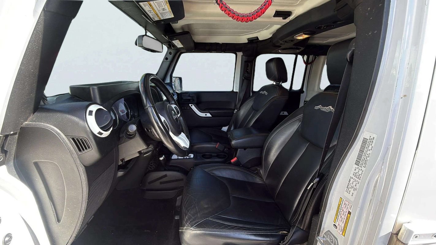 Used 2014 Jeep Wrangler Unlimited Sahara AWD/4WD image 12