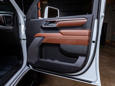 Used 2026 GMC Sierra 3500 Denali Ultimate image 37