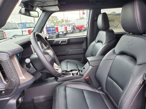 New 2025 Ford Bronco Outer Banks image 6