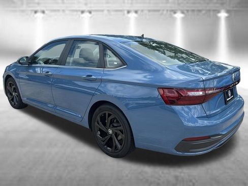 Used 2026 Volkswagen Jetta SE w/ Black Wheel Package FWD image 4