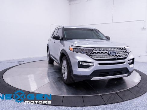Used 2023 Ford Explorer Limited image 3