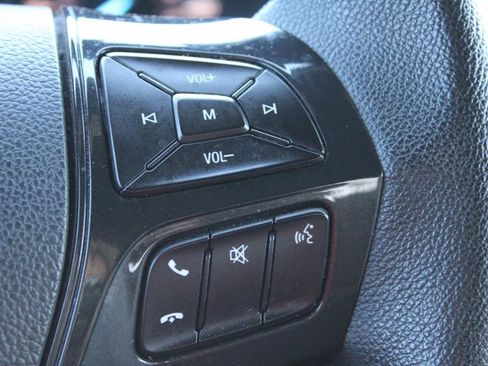 Used 2018 Ford Explorer XLT image 30