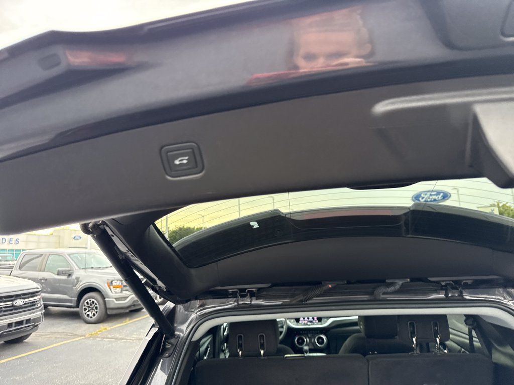 Used 2021 Chevrolet Blazer LT AWD/4WD image 12