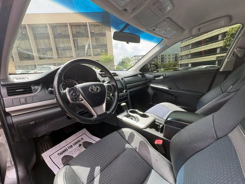 Used 2013 Toyota Camry SE FWD image 10