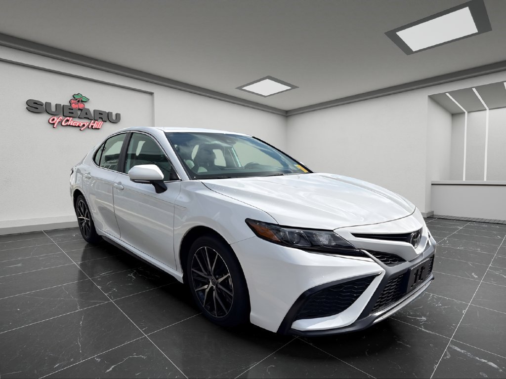 Used 2024 Toyota Camry SE w/ Blackout Package (TMS) AWD/4WD image 1