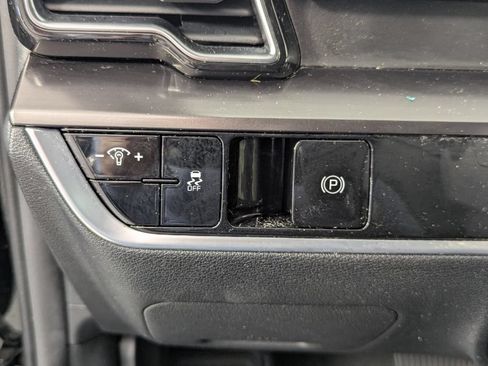 Used 2024 Kia Sportage EX FWD image 14