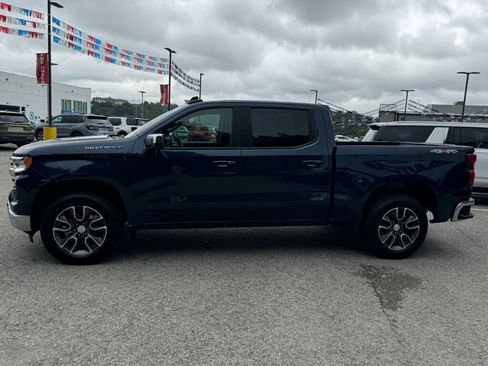 Used 2023 Chevrolet Silverado 1500 LT AWD/4WD image 4