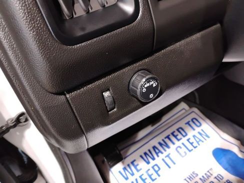 Used 2018 Chevrolet Colorado LT image 32