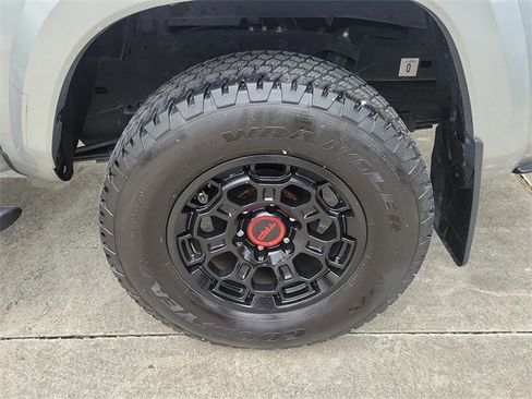 Used 2023 Toyota Tacoma Limited image 6