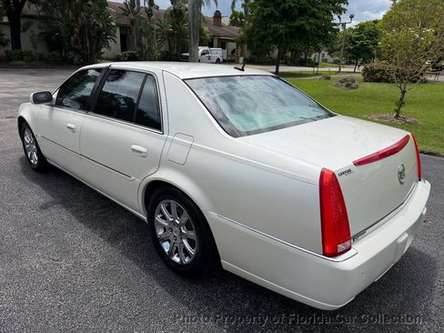 Used 2008 Cadillac DTS FWD image 3
