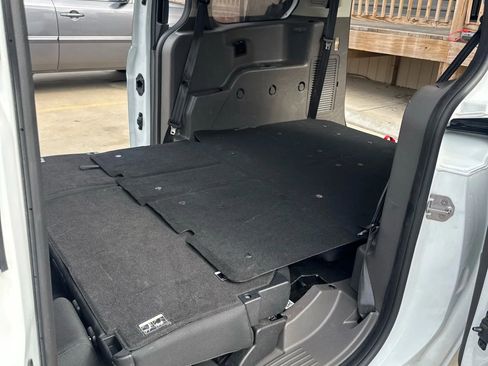 Used 2020 Ford Transit Connect XL image 35