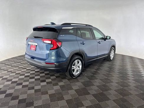 Used 2024 GMC Terrain SLE w/ Driver Convenience Package FWD image 5