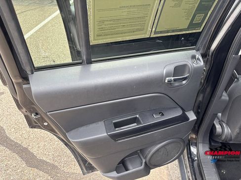 Used 2012 Jeep Patriot Latitude w/ Sun/Sound Group AWD/4WD image 23